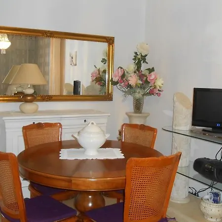 Apartment Eugenie *